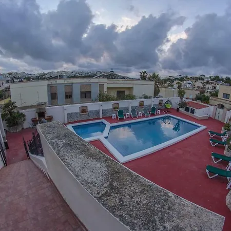 Villa Prholidays Luxurious With Private Pool, Bbq And Many More Mellieħa