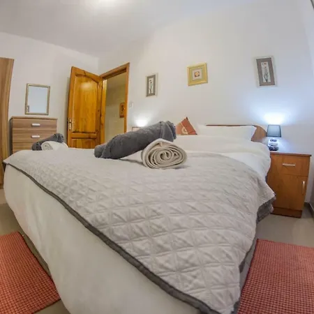 Villa Prholidays Luxurious With Private Pool, Bbq And Many More *