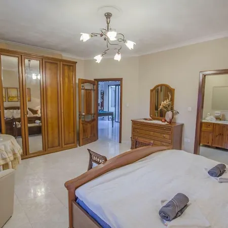 Prholidays Luxurious With Private Pool, Bbq And Many More Villa Mellieħa