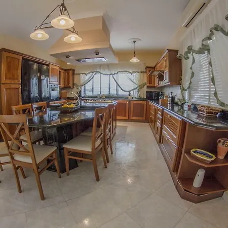 Prholidays Luxurious With Private Pool, Bbq And Many More Villa