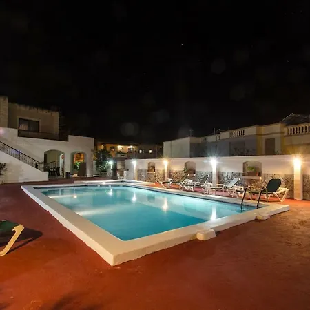 Prholidays Luxurious With Private Pool, Bbq And Many More Mellieħa